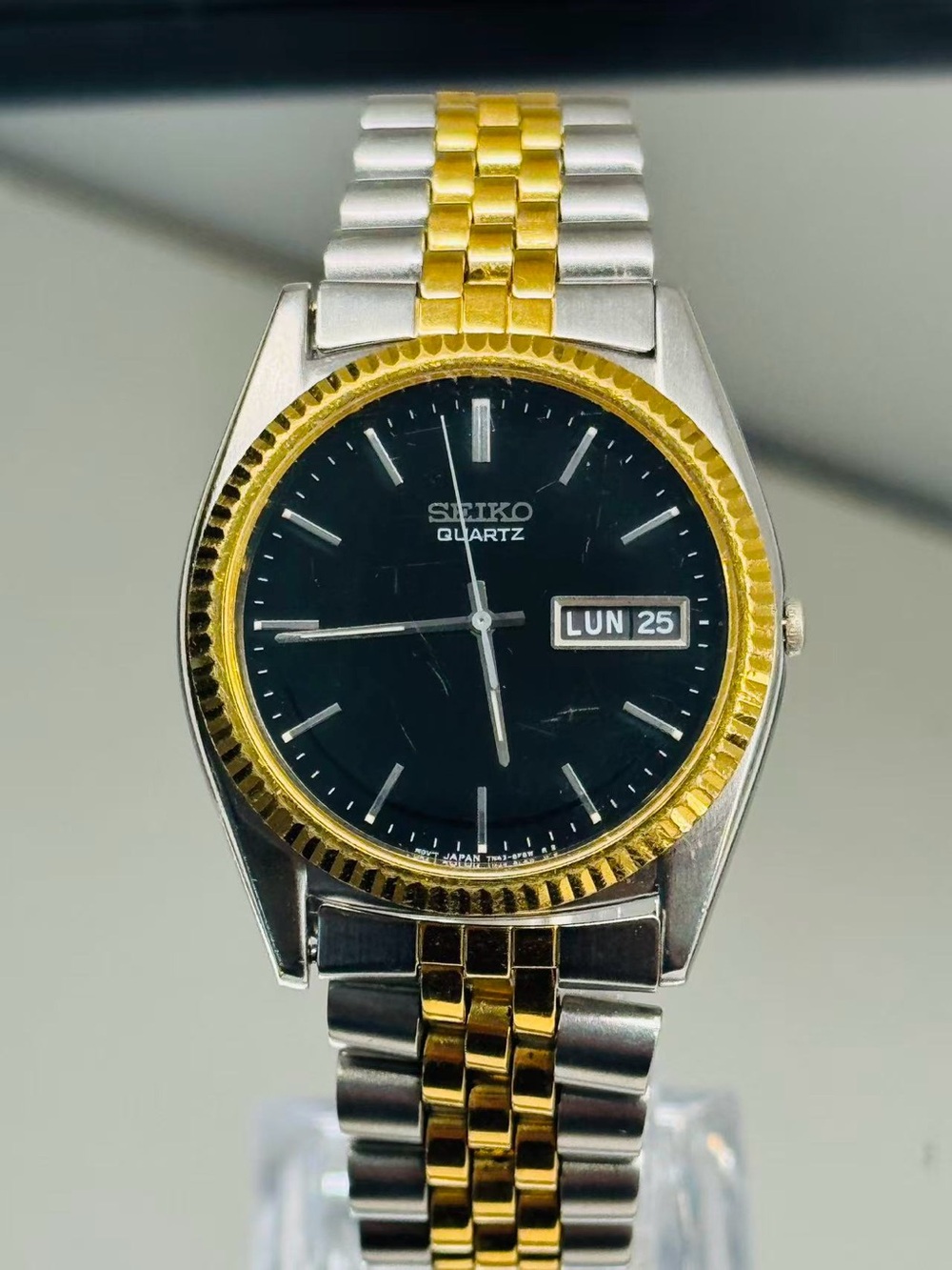 Vintage Seiko Quartz Day-Date Men Watch 7N43-8111 Black Dial New Battery Runs